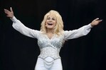 El cambio de guardia de Buckingham homenajea a Dolly Parton con una versi&oacute;n de 9 to 5