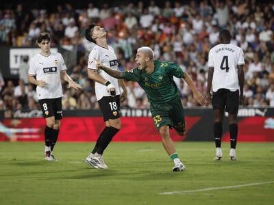 El Real Betis de Junior Firpo vence 1-0 al Valencia