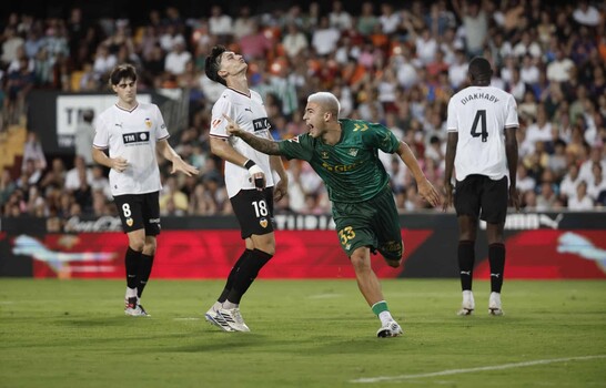 El Real Betis de Junior Firpo vence 1-0 al Valencia en la continuaci&oacute;n de LaLiga