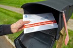 Fiscales demandan al Servicio Postal de los EE. UU. por nueva regla sobre el voto por correo Fiscales demandan al Servicio Postal de los EE. UU. por nueva regla sobre el voto por correo