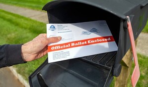 Jueza federal desbloquea la aplicaci&oacute;n de la orden de Trump para limitar voto por correo