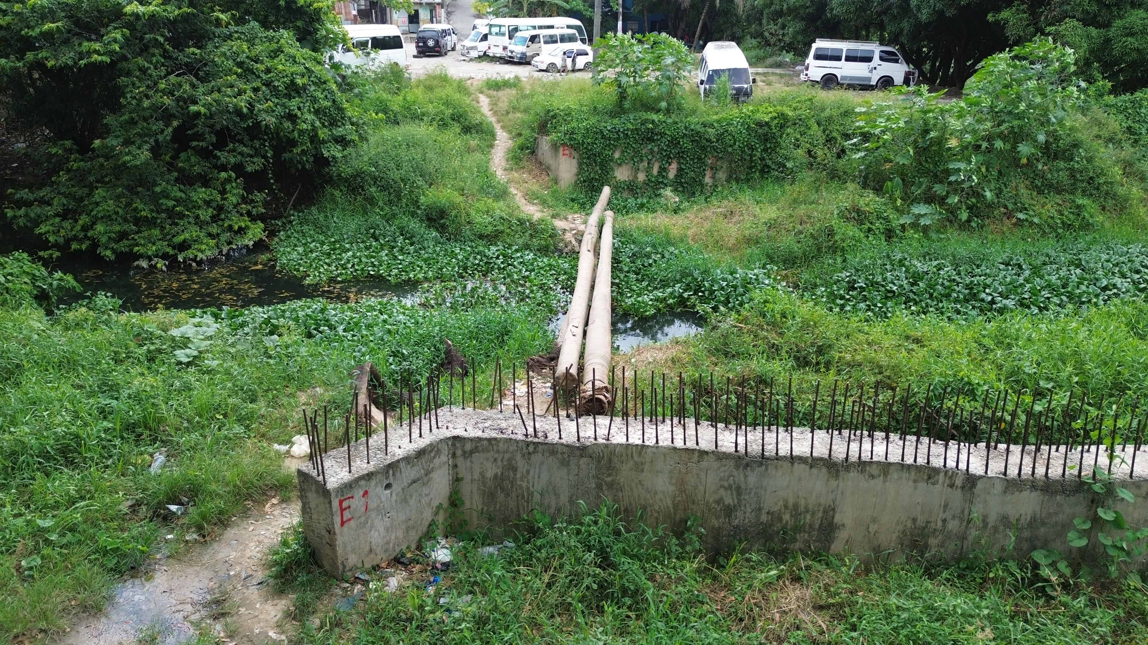 Algunas de las obras est&aacute;n iniciadas y abandonadas.