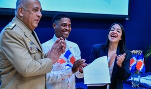 Faride Raful entrega la nacionalidad dominicana a 182 extranjeros