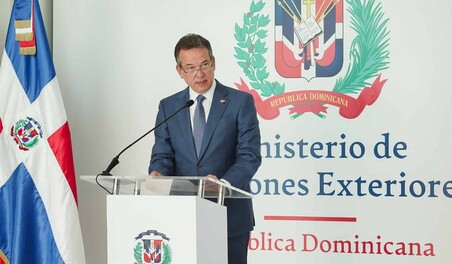 Canciller Ito Bison&oacute; dialoga con EE. UU. sobre aranceles impuestos a RD