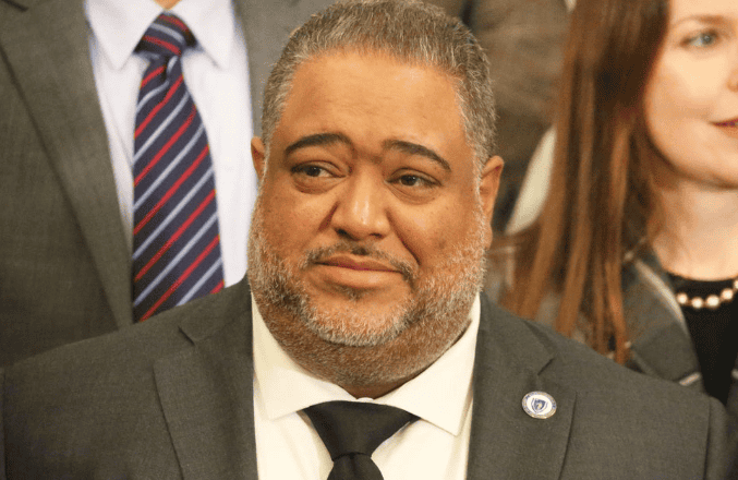 FBI arresta a representante estatal dominicano por presunto fraude con fondos de ayuda por el COVID FBI arresta a representante estatal dominicano por presunto fraude con fondos de ayuda por el COVID