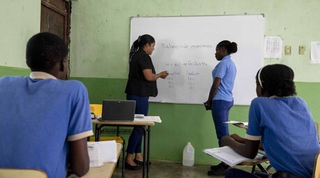M&aacute;s de 4,000 docentes quedan fuera del pago de retroactivos por bajas calificaciones