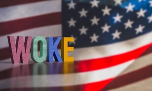 &iquest;Qu&eacute; es la cultura woke y por qu&eacute; genera tanta controversia?