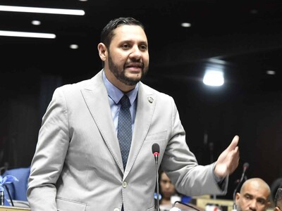 Ley Nacional de Becas exige retorno de becados a RD