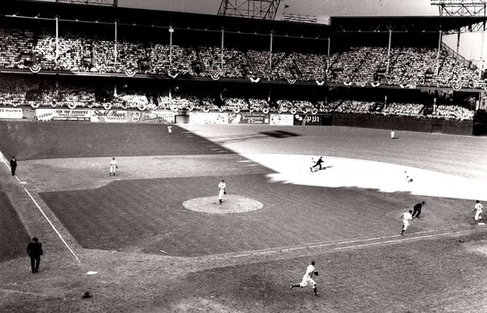 La televisi&oacute;n gobierna el negocio del b&eacute;isbol