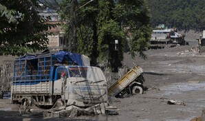 Nepal investiga tres hip&oacute;tesis tras la violenta riada: avalancha, lago glaciar o terremoto