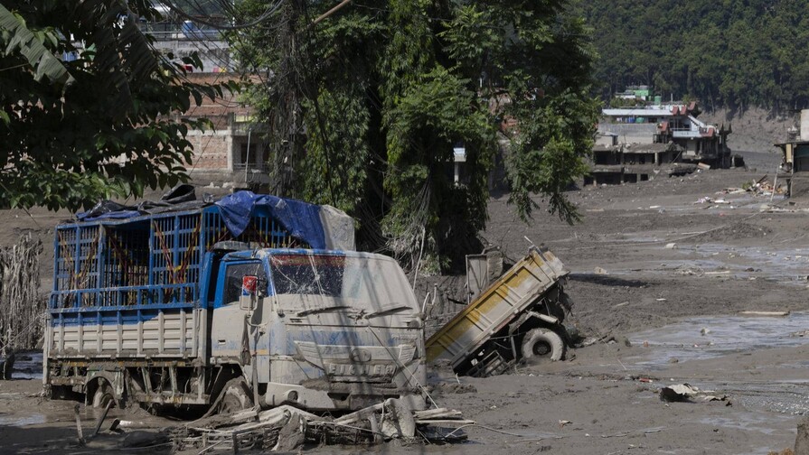 Nepal investiga tres hip&oacute;tesis tras la violenta riada: avalancha, lago glaciar o terremoto