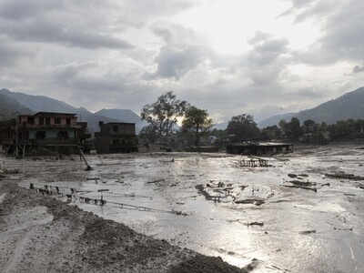 Suben a 160 los muertos tras la riada masiva en Nepal
