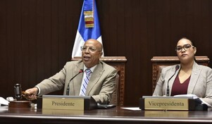 "Usted quiere pelear, pues vamos a pelear": Pacheco y vocero opositor encabezan encontronazo