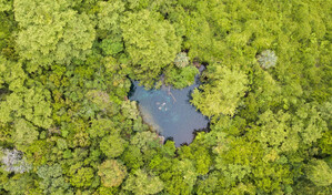 Un santuario natural con 12 ojos de agua sagrados