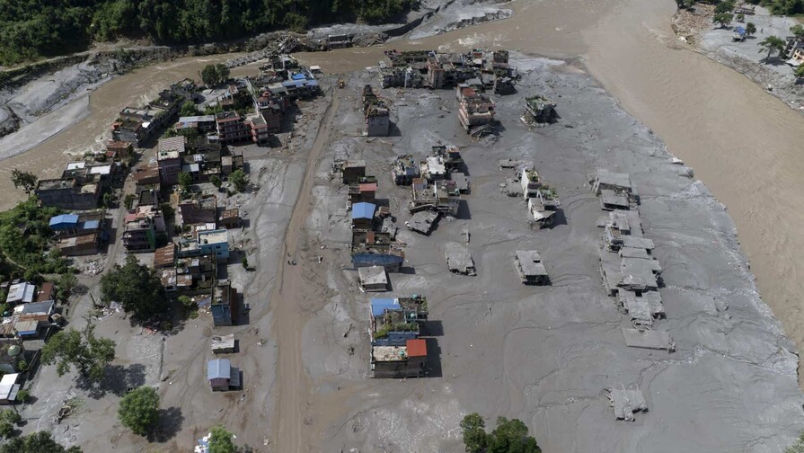 China evac&uacute;a zonas del T&iacute;bet ante el riesgo de ruptura de un lago formado tras la riada