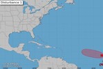 Disturbio tropical sube a 70 % su probabilidad de formaci&oacute;n mientras avanza por el Atl&aacute;ntico