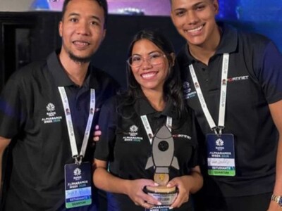 Equipo Quantum gana hackathon Grupo Ramos en RD