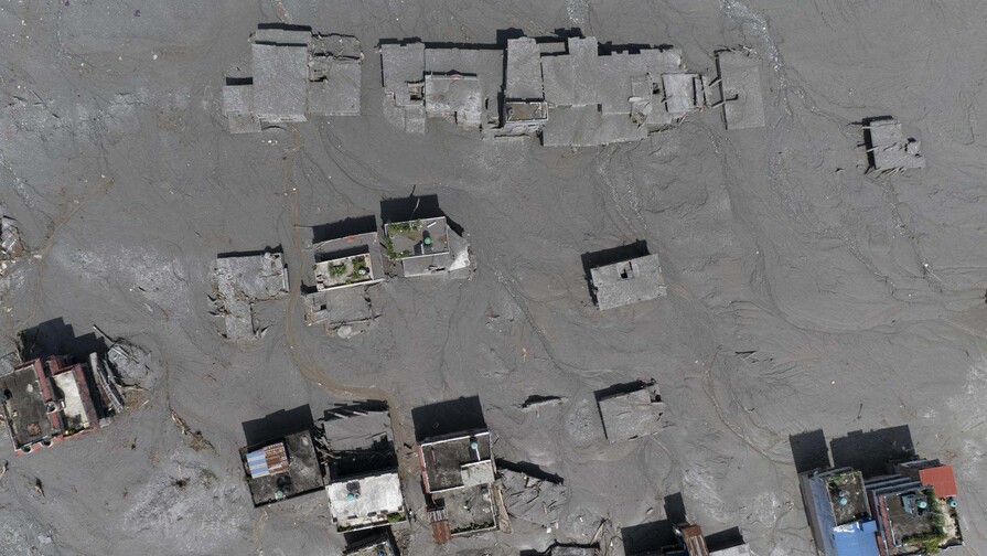 C&oacute;mo el desprendimiento de un glaciar pudo provocar el desastre en Nepal y el T&iacute;bet