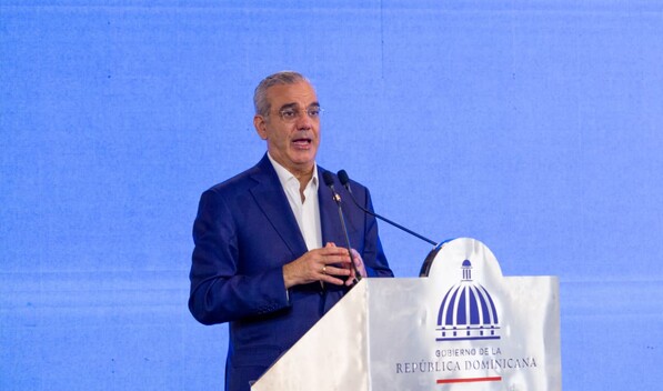 Abinader dice caso de diplom&aacute;ticos se ha manejado con discreci&oacute;n para mantener relaci&oacute;n con Cuba