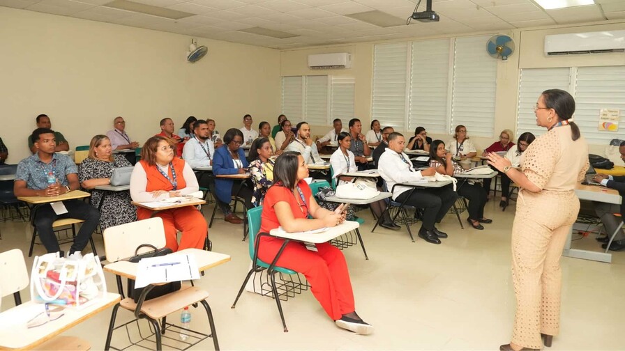 El Ideice realiza precongreso sobre evaluaci&oacute;n educativa en Mao