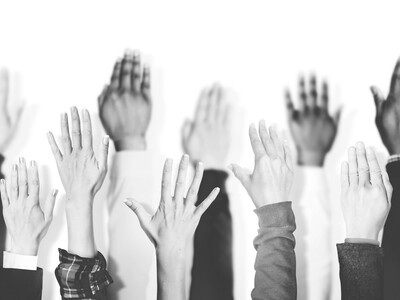 ¿Qué exige la ley 33-18 para el reconocimiento de partidos políticos?