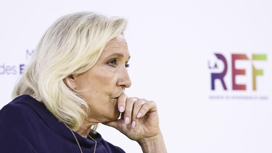Le Pen aboga por poner fin a esta locura regulatoria durante el primer debate al Elíseo Le Pen aboga por poner fin a esta locura regulatoria durante el primer debate al Elíseo