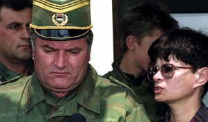 Muere en La Haya Ratko Mladic, el "carnicero de Bosnia" y genocida de Srebrenica