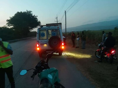 Muere hombre y otro resulta herido tras accidente de tránsito