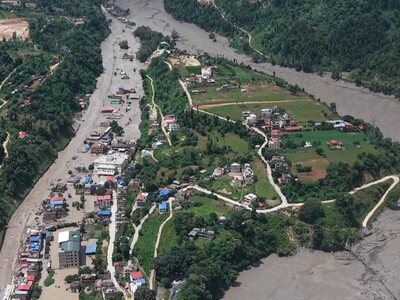 Riada masiva en Nepal: más de 390 muertos y 1,400 desaparecidos