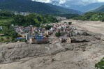 Nepal eleva a 162 los muertos y busca a más de 500 desaparecidos por la riada del Himalaya