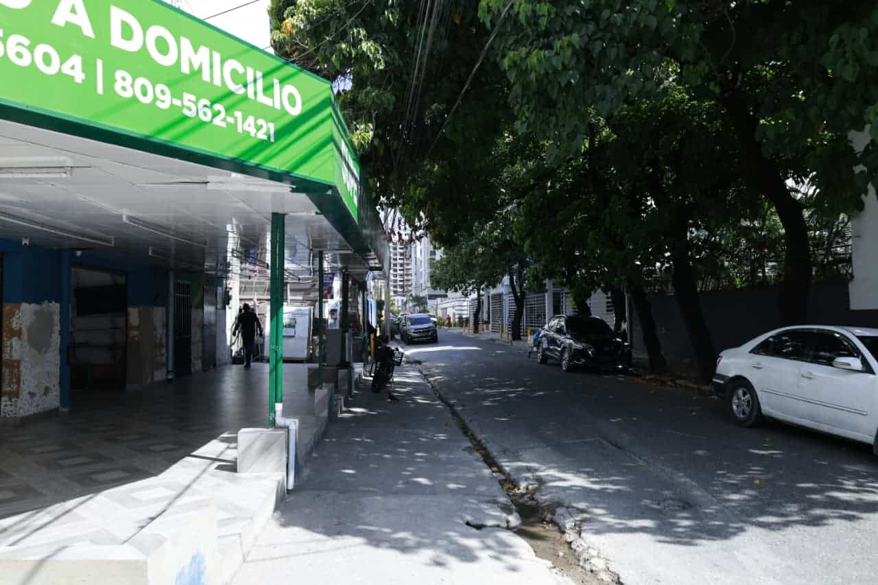 Super Colmado Palacio II, en la calle Víctor Garrido Puello, Evaristo Morales, donde un comerciante asegura que en los alrededores no se han registrado hechos delictivos.