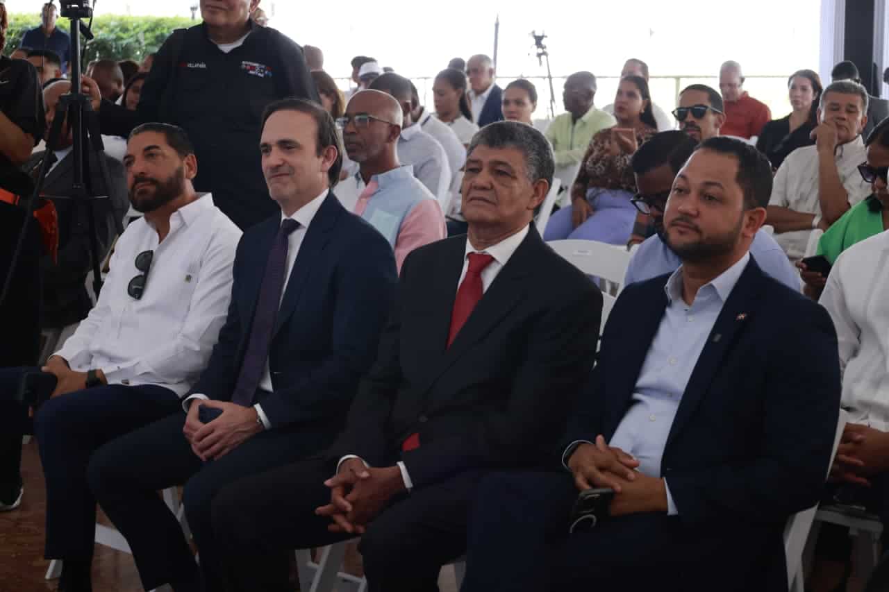 Personalidades presentes en la Expo Feria Destino Oeste 2026.