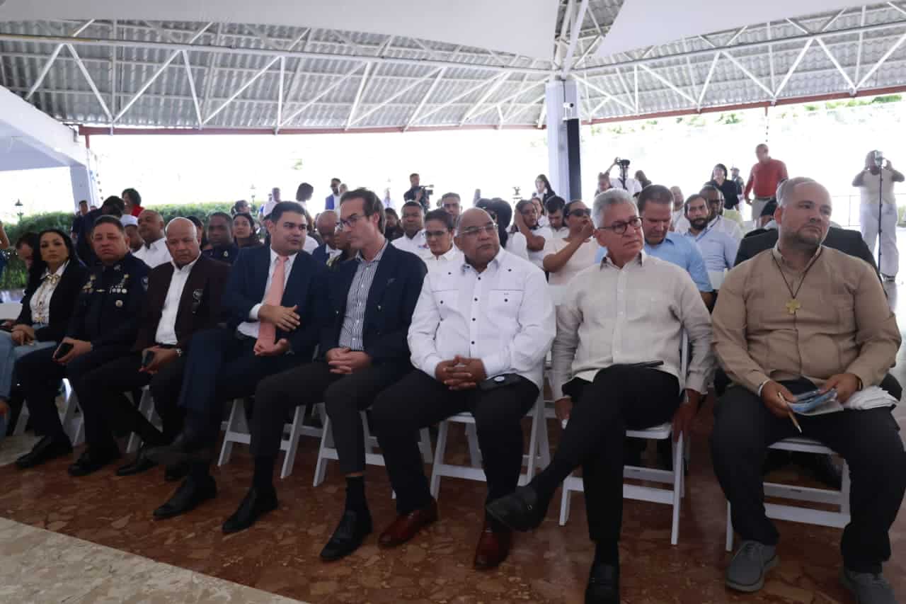 Personalidades presentes en la Expo Feria Destino Oeste 2026.