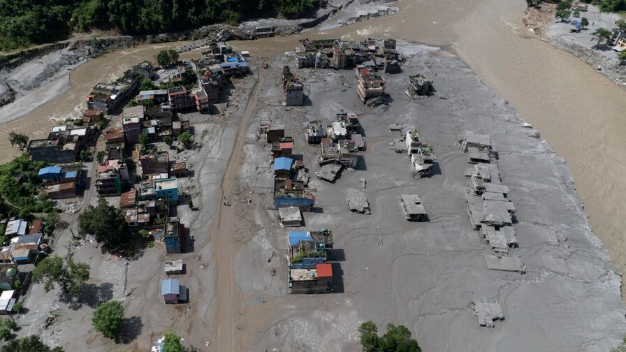 Nepal eleva a 469 los muertos por la inmensa riada del miércoles Nepal eleva a 469 los muertos por la inmensa riada del miércoles