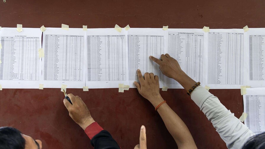 Amenaza de nuevas riadas tras alud que dejó más de 550 muertos entre Nepal y China