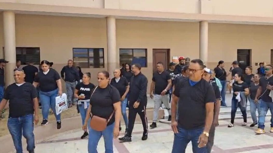 Aplazan medida de coerción contra propietarios de negocio por hombre hallado enterrado en Moca Aplazan medida de coerción contra propietarios de negocio por hombre hallado enterrado en Moca