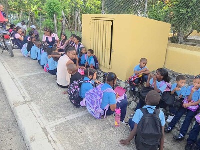 Cierre Escuela Básica La Ceiba por conflicto educativo