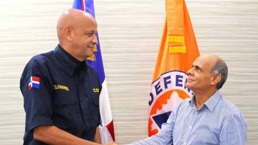 Defensa Civil y COE acuerdan fortalecer coordinaci&oacute;n ante emergencias
