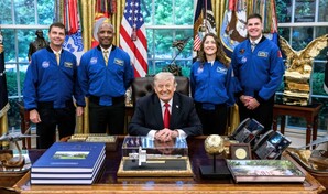 Trump anuncia creación de la Academia Espacial de Estados Unidos