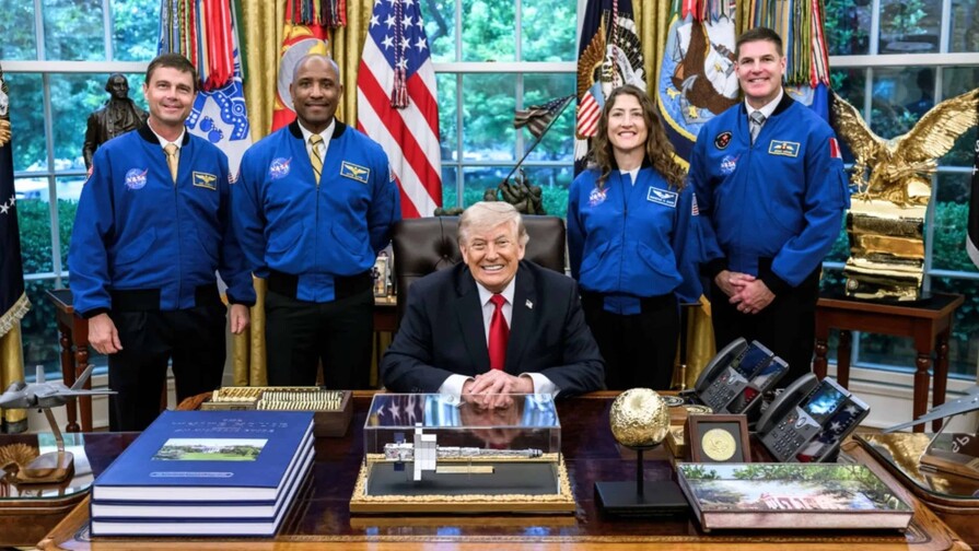 Trump anuncia creación de la Academia Espacial de Estados Unidos