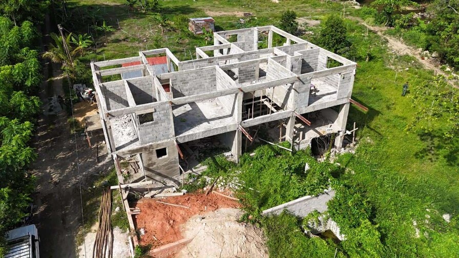 Propietario cuestiona demolición de villa cerca del río Maimón Propietario cuestiona demolición de villa cerca del río Maimón