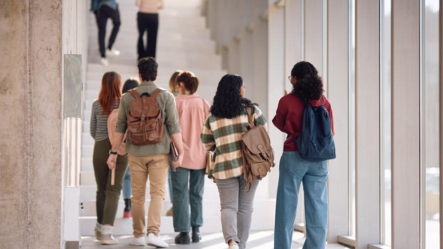 EE. UU. demanda a cuatro estados por leyes que ayudan a estudiantes sin estatus migratorio EE. UU. demanda a cuatro estados por leyes que ayudan a estudiantes sin estatus migratorio