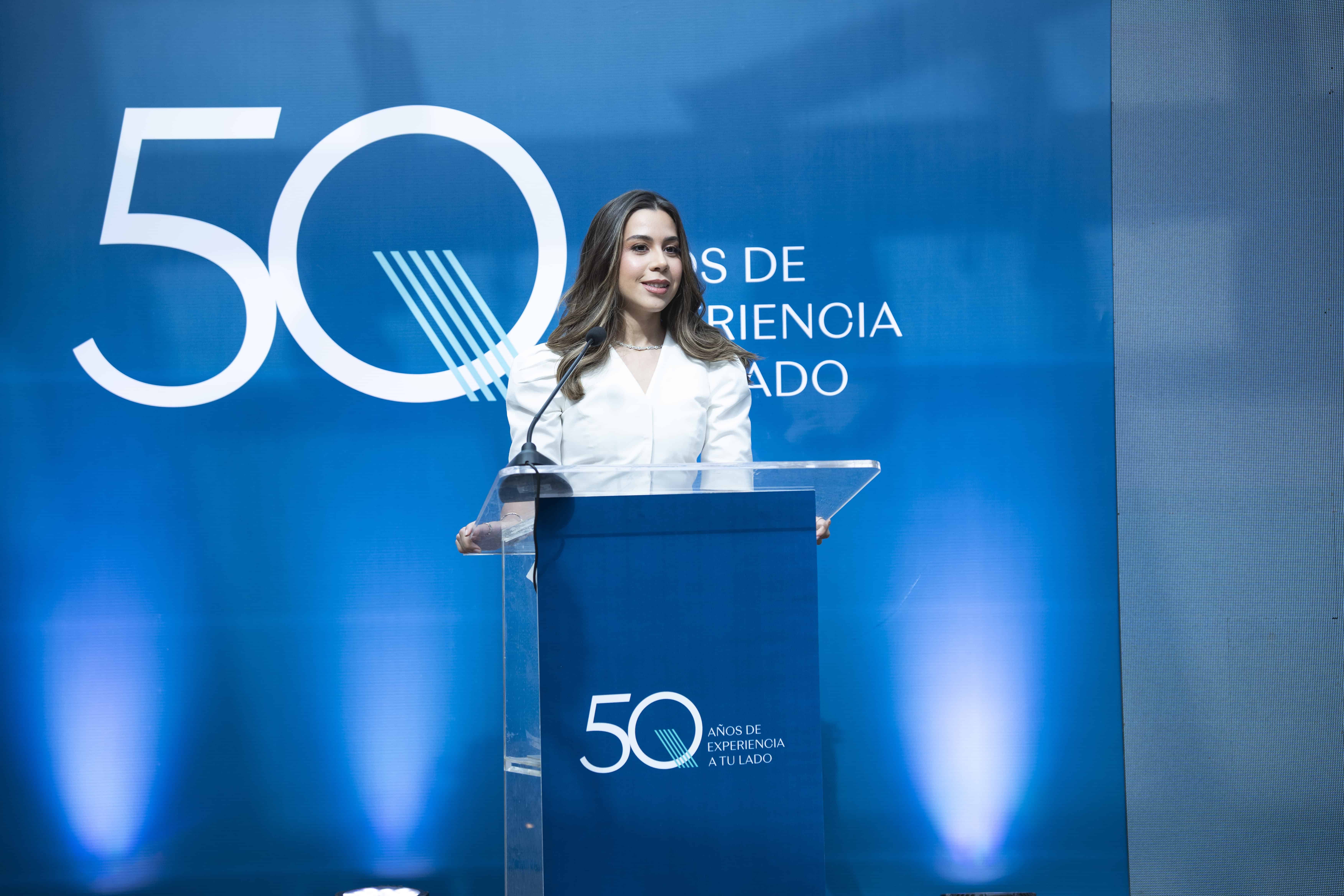 María Inés Alma durante la presentación de la nueva identidad corporativa de QAsesores. 