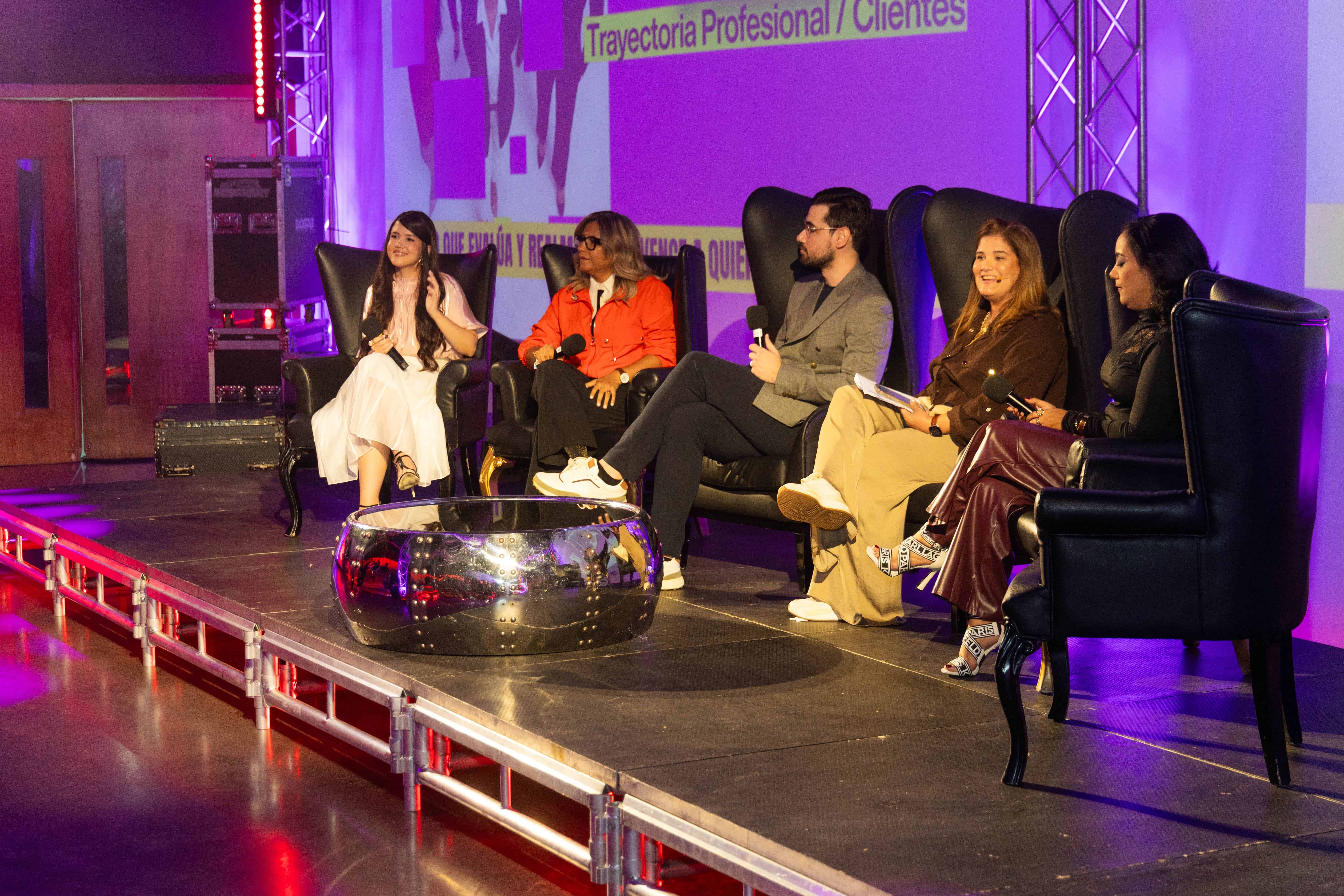 Jennifer Terrero, Massiel Almonte, Francisco Montalvo, Edith Smester y Ciara Matos.