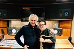 José Antonio Molina y Sandy Gabriel estrenan nuevo video musical de "Sandy Gabriel & Amigos" José Antonio Molina y Sandy Gabriel estrenan nuevo video musical de "Sandy Gabriel & Amigos"