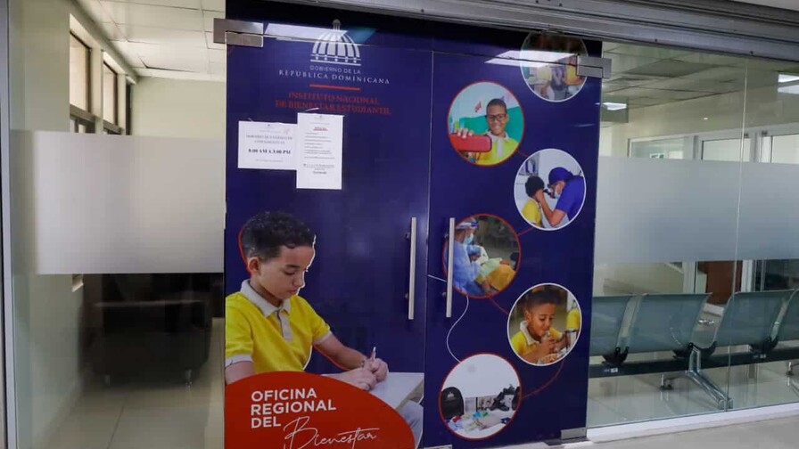 Escuelas de Santiago rechazan leche pasteurizada del desayuno escolar por falta de refrigeradores Escuelas de Santiago rechazan leche pasteurizada del desayuno escolar por falta de refrigeradores