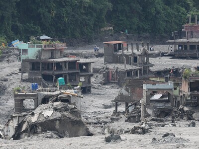 Elevan a 669 los muertos por riada masiva en Nepal