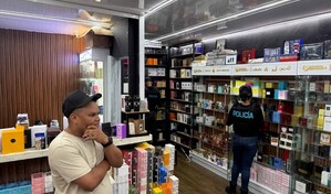 Allanan courier se&ntilde;alado como fachada de estructura dedicada al tr&aacute;fico fraudulento de mercanc&iacute;as