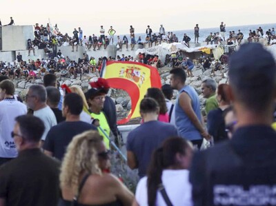Cuatro inmigrantes detenidos por apedrear soldados en Ceuta