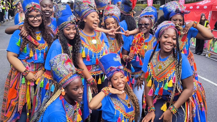 El Carnaval de Notting Hill celebra 60 a&ntilde;os de m&uacute;sica, color y cultura caribe&ntilde;a
